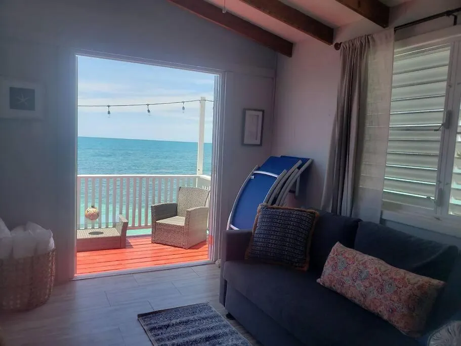 The Red Door Beach House, Buye Beach 카보조로 펜션