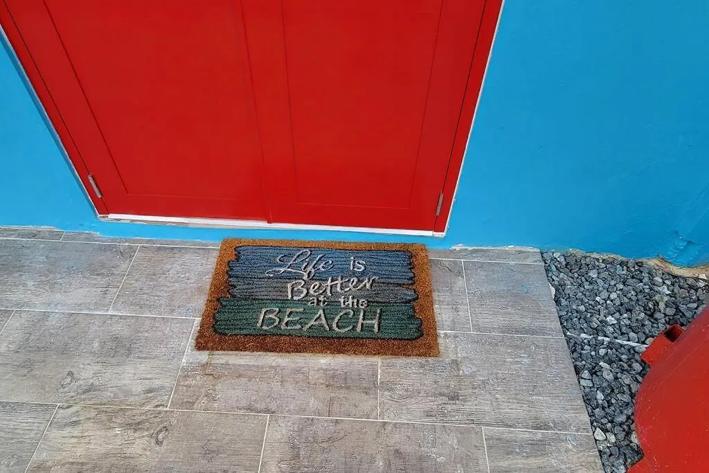 The Red Door Beach House, Buye Beach 카보조로