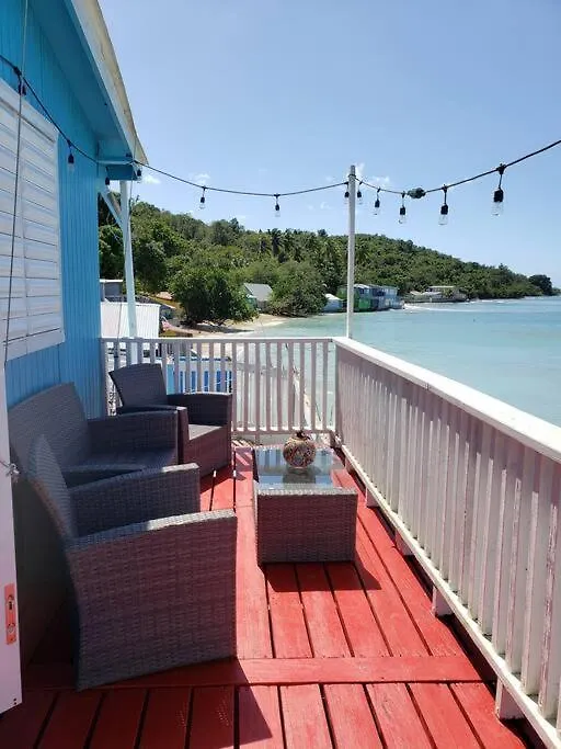 The Red Door Beach House, Buye Beach 카보조로 펜션