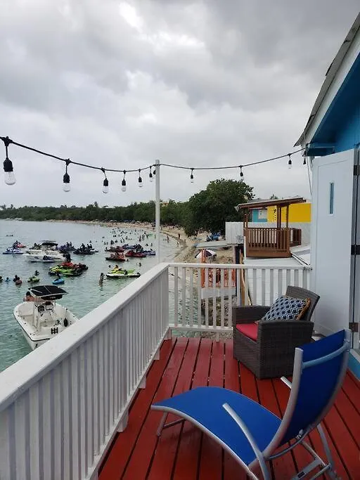 펜션 The Red Door Beach House, Buye Beach 카보조로