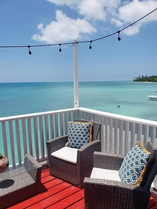 The Red Door Beach House, Buye Beach 카보조로