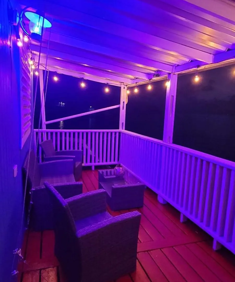 The Red Door Beach House, Buye Beach 카보조로 0*,  푸에르토리코