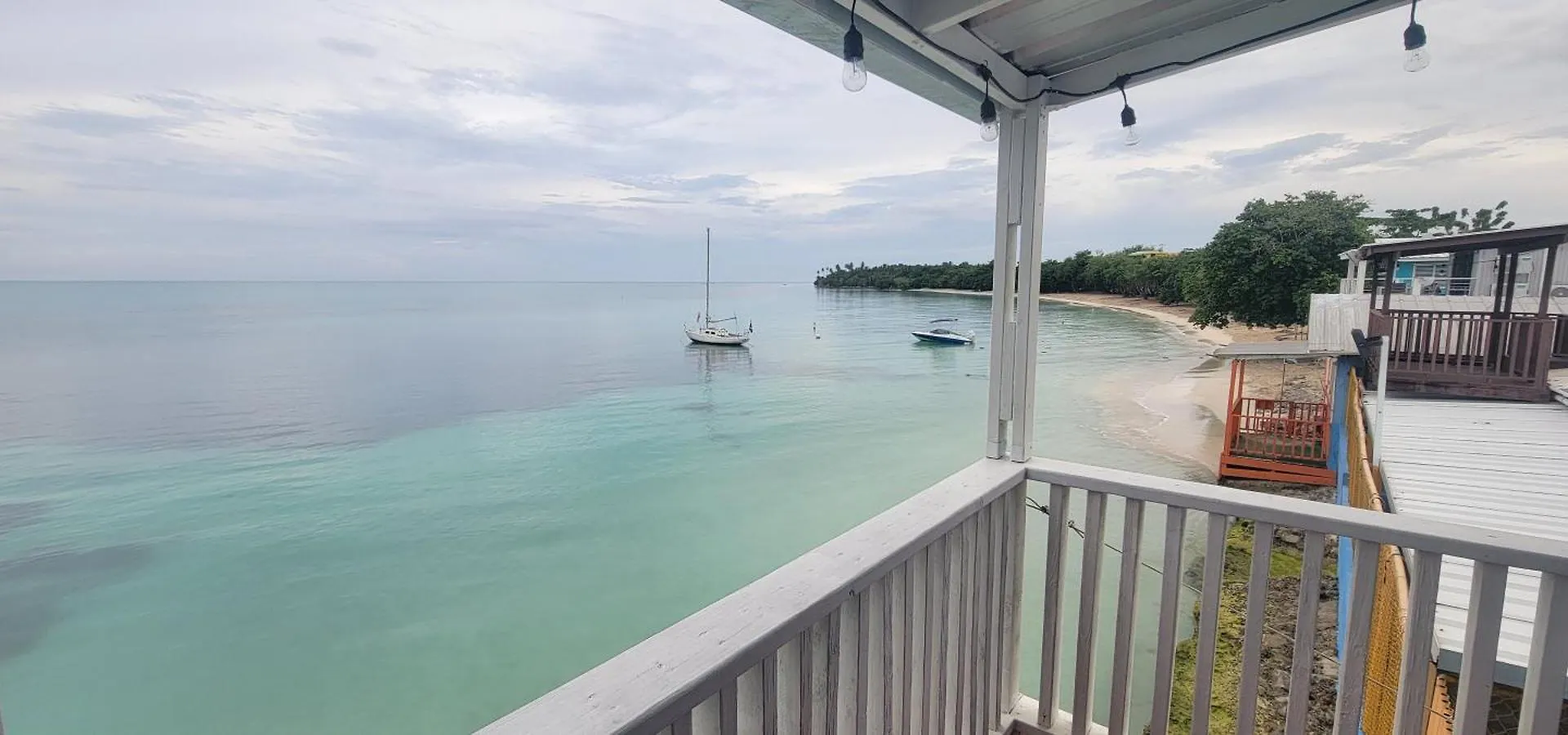The Red Door Beach House, Buye Beach 카보조로 0*,  푸에르토리코